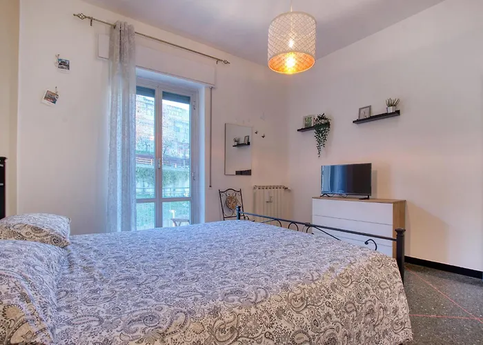 アパート 2 Bedroom Awesome In ジェノヴァ