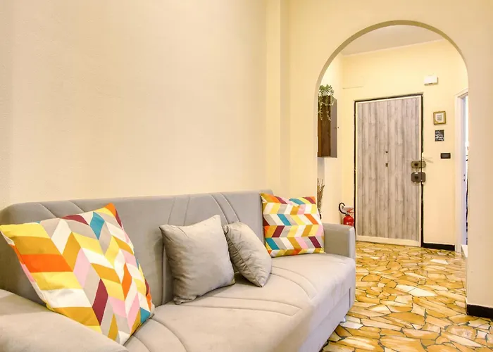 Apartamento 2 Bedroom Awesome In Génova